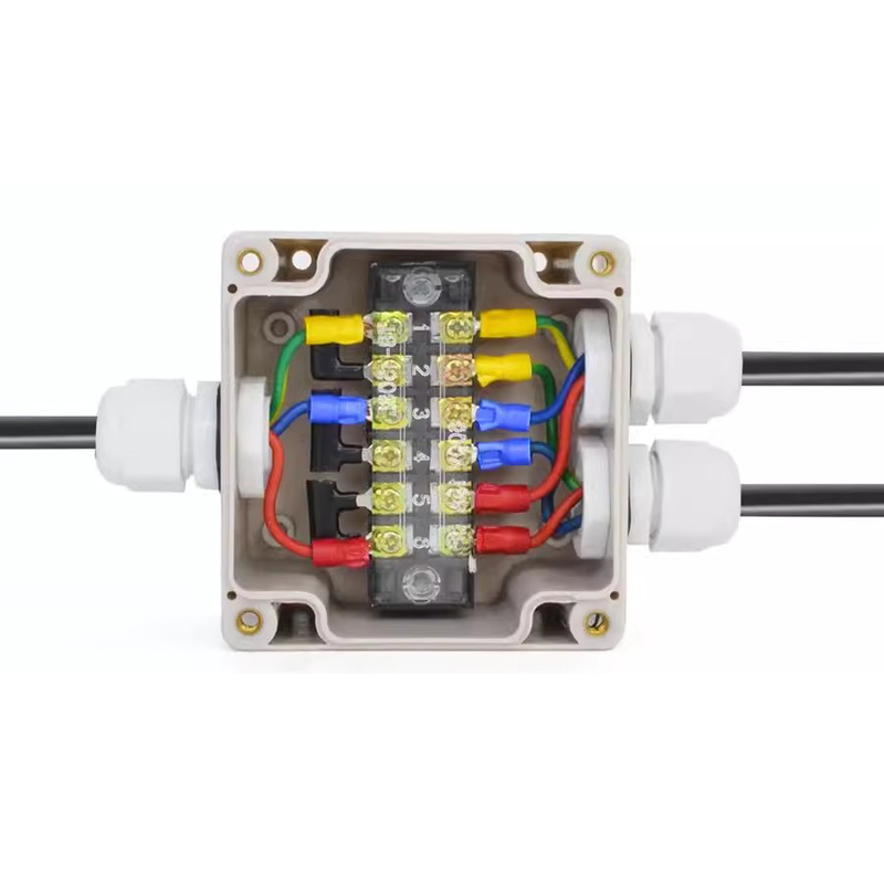 Allumant la clôture électrique de distribution de la boîte de jonction de câblage de câble 83*81*56mm imperméable avec des connecteurs